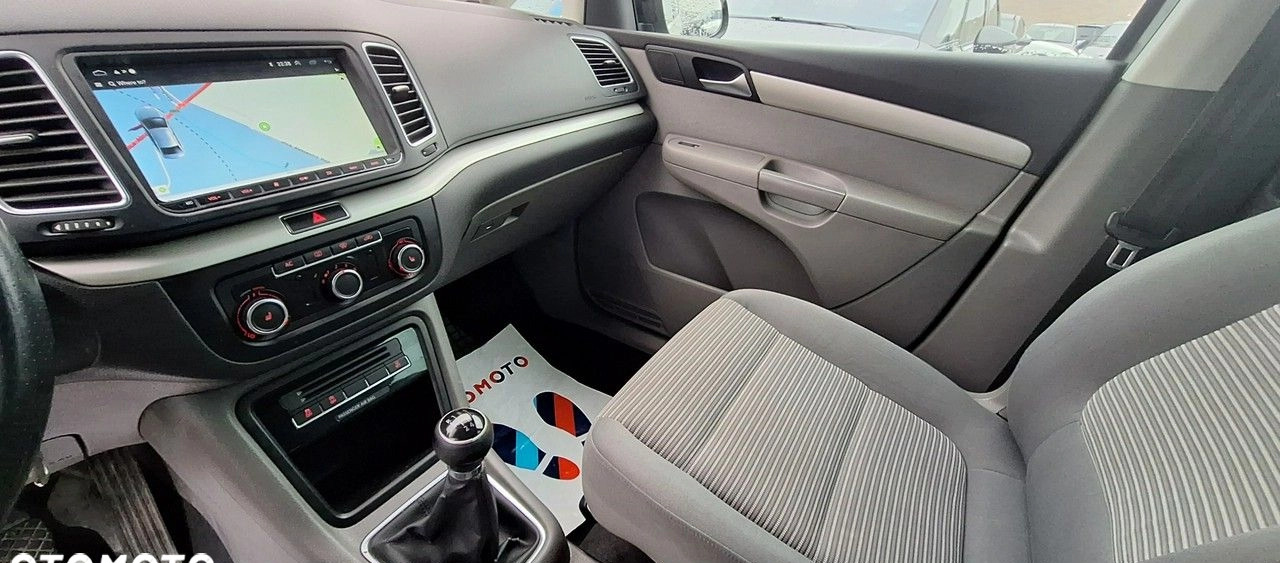 Seat Alhambra cena 34900 przebieg: 247000, rok produkcji 2011 z Chojna małe 211